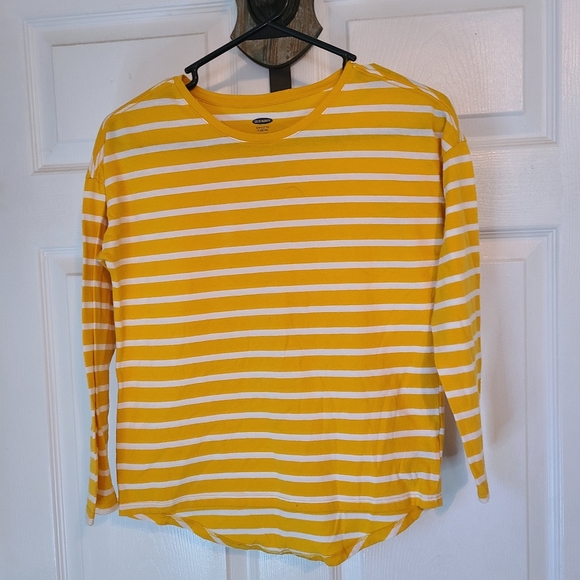 (396) Old Navy Woman's Original Long Sleeve T-Shirt, Size: L Color: Yellow/White - Picture 4 of 13